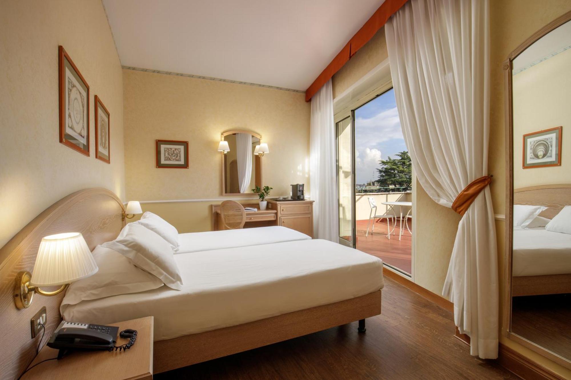 Hotel Santa Costanza By Omnia Hotels Рим Экстерьер фото