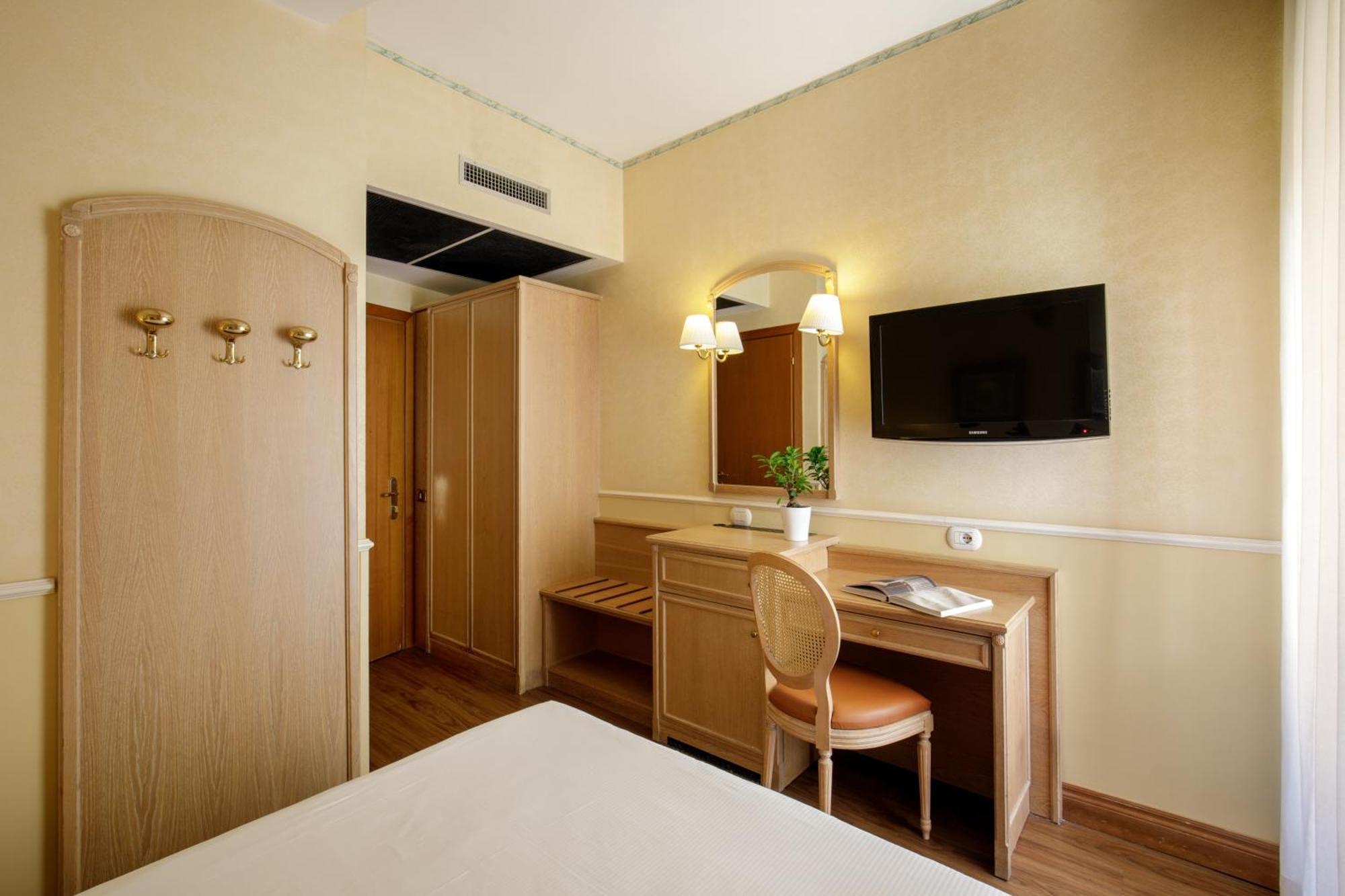Hotel Santa Costanza By Omnia Hotels Рим Экстерьер фото
