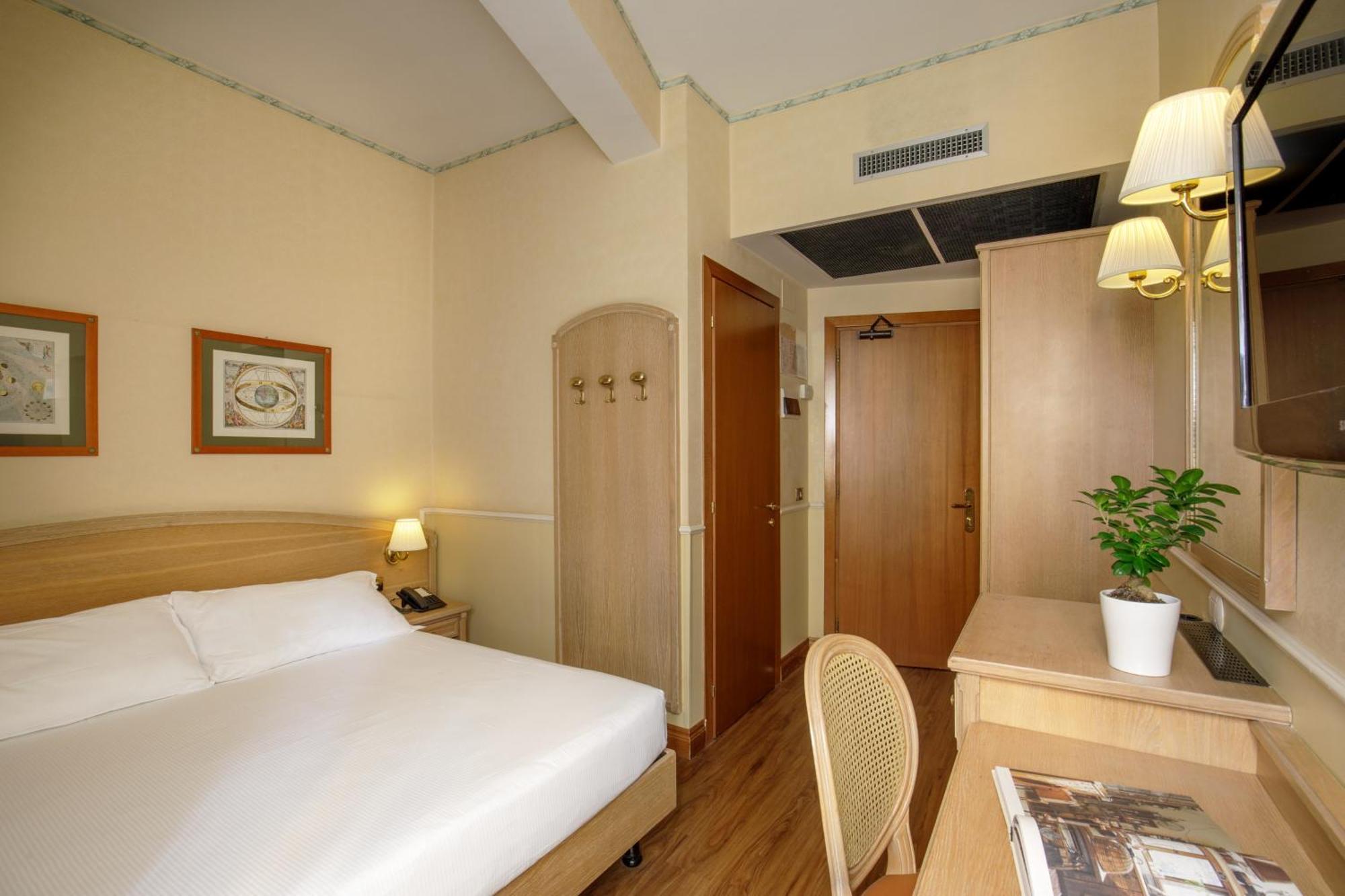 Hotel Santa Costanza By Omnia Hotels Рим Экстерьер фото