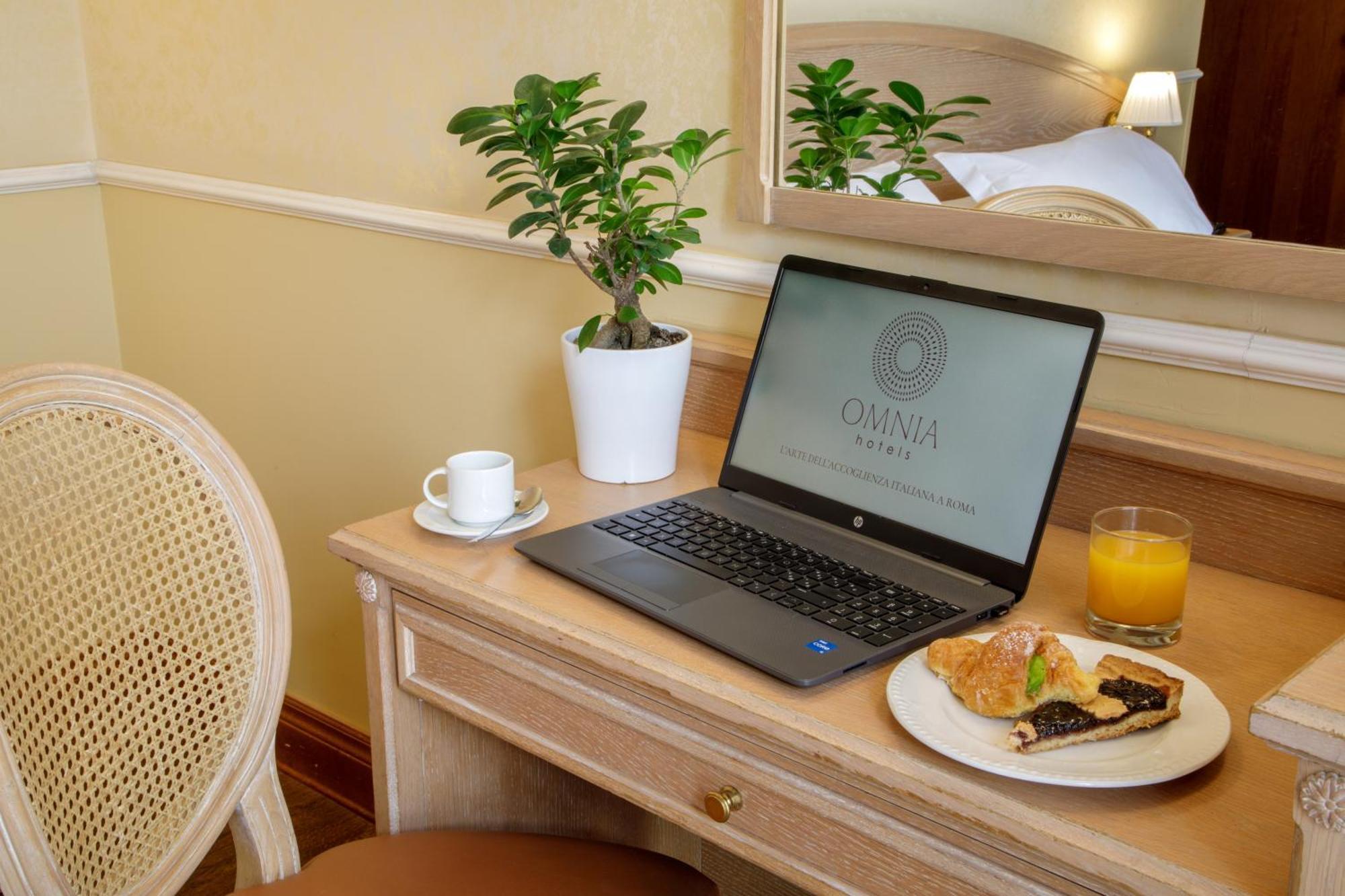 Hotel Santa Costanza By Omnia Hotels Рим Экстерьер фото