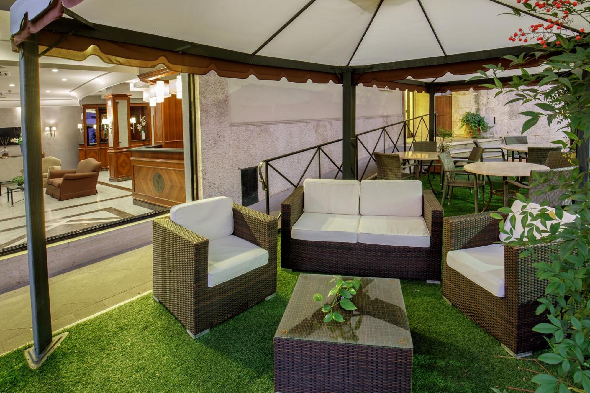Hotel Santa Costanza By Omnia Hotels Рим Экстерьер фото